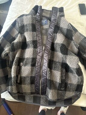 Abercrombie & Fitch Black Quilted Sherpa Zip Jacket